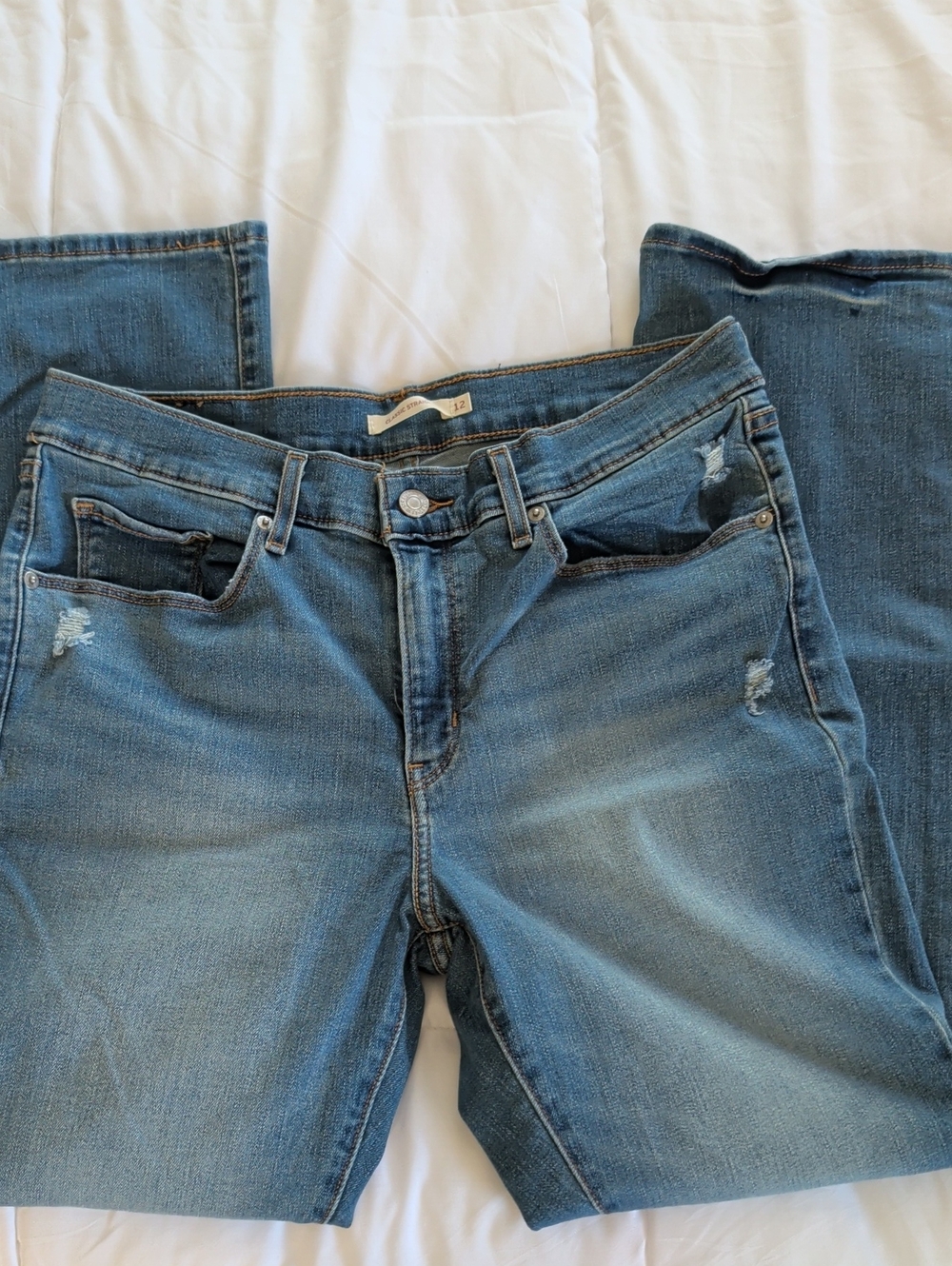 Levi's Classic Blue Women's Jeans - Distressed Stretch Denim